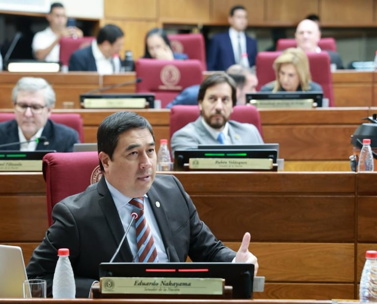 Nakayama fulmina a Hernán Rivas: “Debe retirarse del Senado, esto fue una estafa” Nakayama fulmina a Hernán Rivas: “Debe retirarse del Senado, esto fue una estafa”