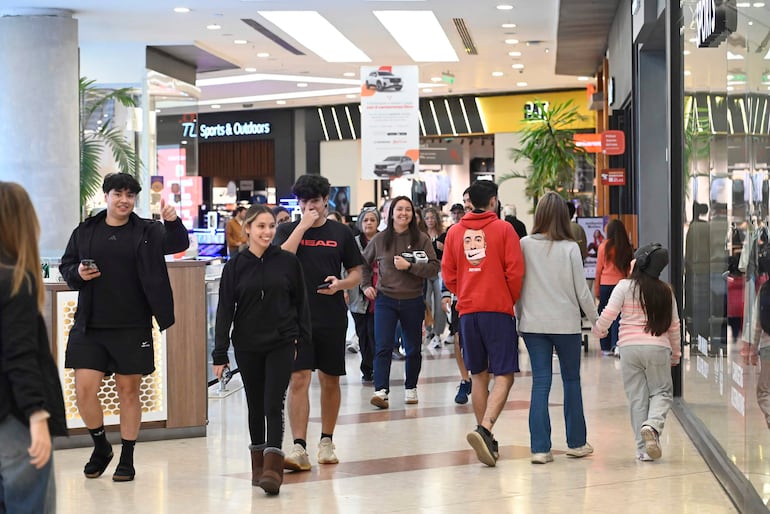 Shoppings y supermercados reorganizan su atención para el Día de la Madre
