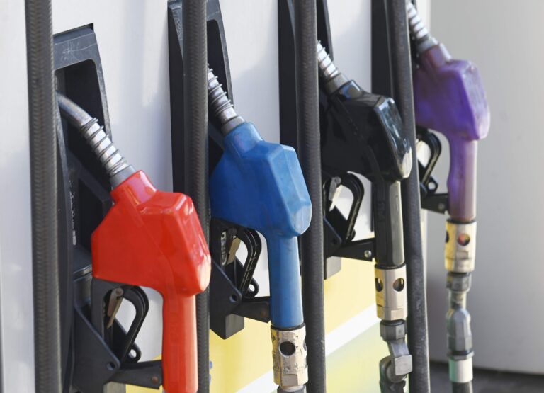 Apertura de Ormuz: ¿cuándo podría bajar el combustible en Paraguay?