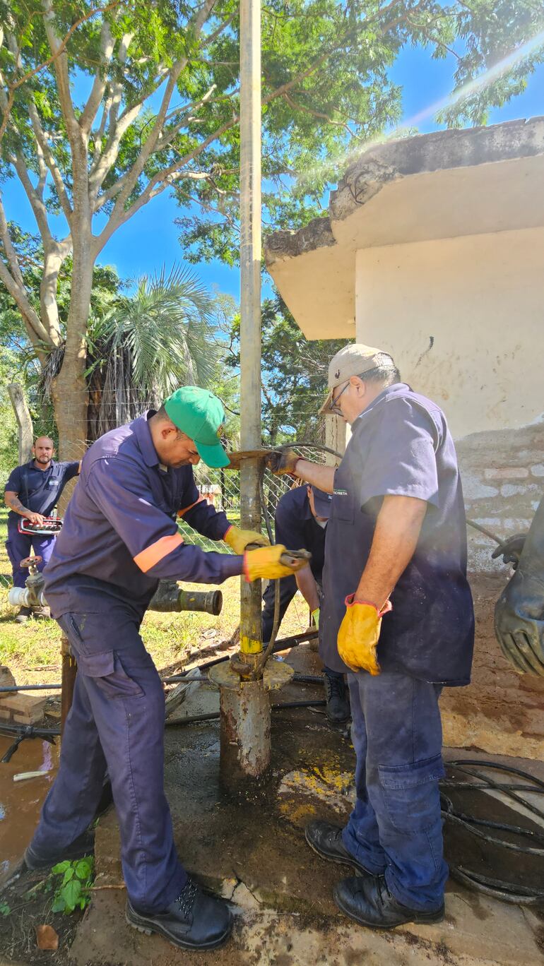 Buscan normalizar provisión de agua con obras en planta del barrio Yataity