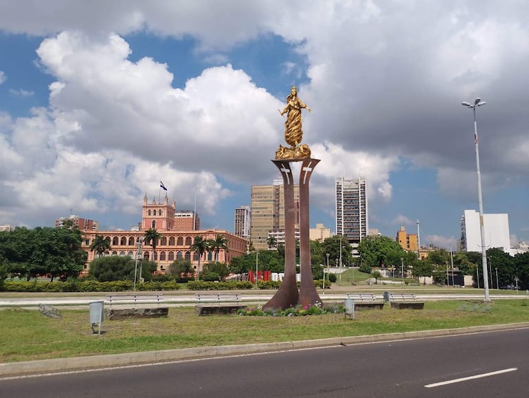 Así sería el monumento de la Virgen de la Asunción que la Arquidiócesis busca instalar en Costanera Así sería el monumento de la Virgen de la Asunción que la Arquidiócesis busca instalar en Costanera