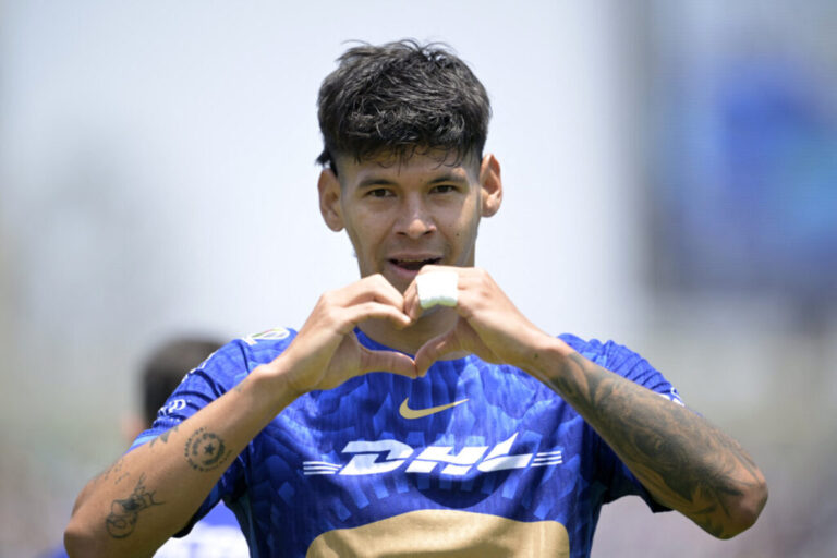 Con un gran gol, Robert Morales abre el camino al triunfo de Pumas ante Mazatlán Con un gran gol, Robert Morales abre el camino al triunfo de Pumas ante Mazatlán