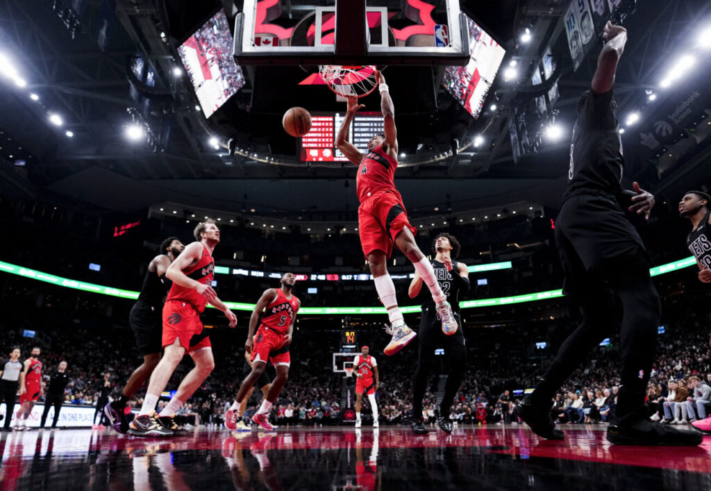 Raptors aseguran regreso a los playoffs de NBA