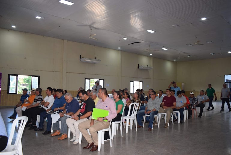 Repudian uso de bienes públicos para acto político de la hija del intendente en Carapeguá