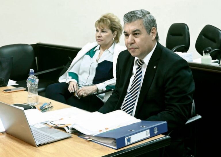 Nombran al esposo de Marta González como nuevo ministro de Senatur