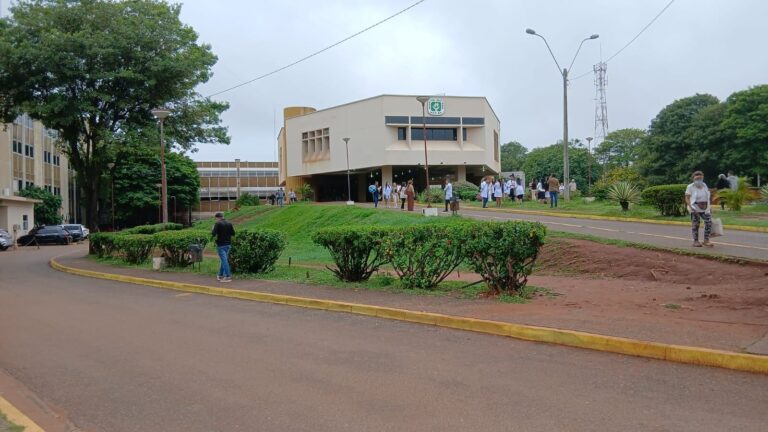 Hospital Nacional de Itauguá registró más de 28.000 consultas y 1.000 cirugías en abril Hospital Nacional de Itauguá registró más de 28.000 consultas y 1.000 cirugías en abril