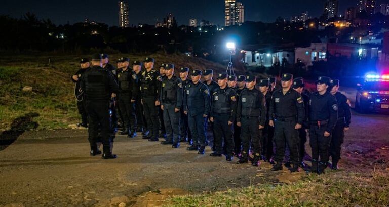 Operativo en La Chacarita deja un detenido por hurto agravado y seis demorados Operativo en La Chacarita deja un detenido por hurto agravado y seis demorados