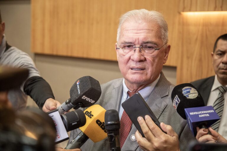 “Le respondo al senador Carpincho”: el cruce entre Emiliano Rolón y Eduardo Nakayama “Le respondo al senador Carpincho”: el cruce entre Emiliano Rolón y Eduardo Nakayama
