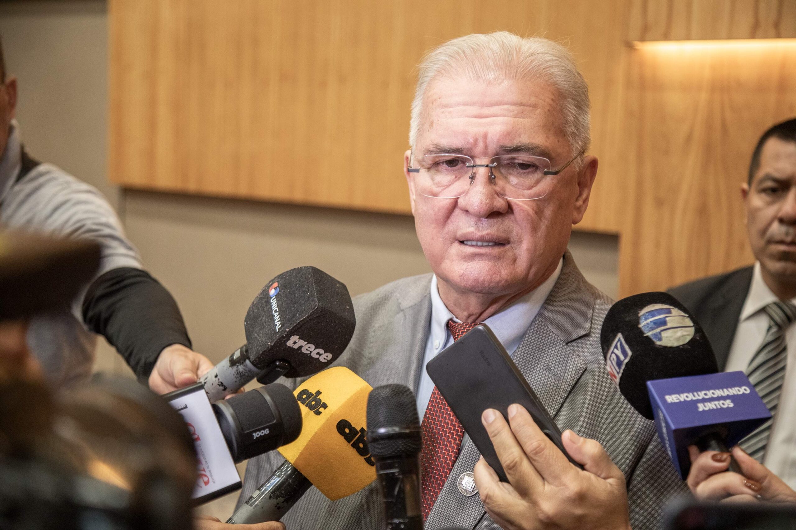 “Le respondo al senador Carpincho”: el cruce entre Emiliano Rolón y Eduardo Nakayama “Le respondo al senador Carpincho”: el cruce entre Emiliano Rolón y Eduardo Nakayama