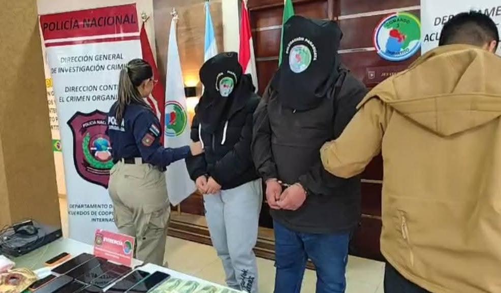 Allanan cinco viviendas en busca de banda ligada a asaltos y supuesto plan de ataque en el Aeropuerto Guaraní Allanan cinco viviendas en busca de banda ligada a asaltos y supuesto plan de ataque en el Aeropuerto Guaraní