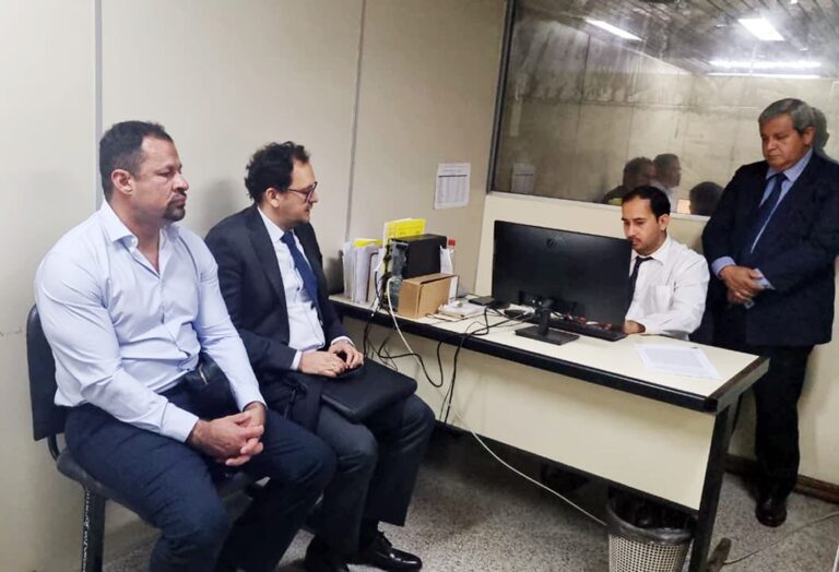 Ulises Quintana se entrega por orden de captura en el caso Berilo