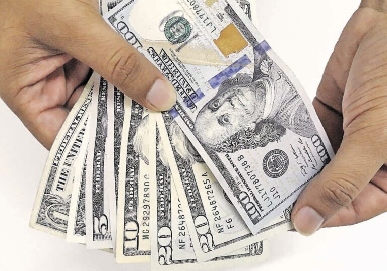Dólar en retroceso: cae 6% frente al guaraní en lo que va del año y 22% en 12 meses