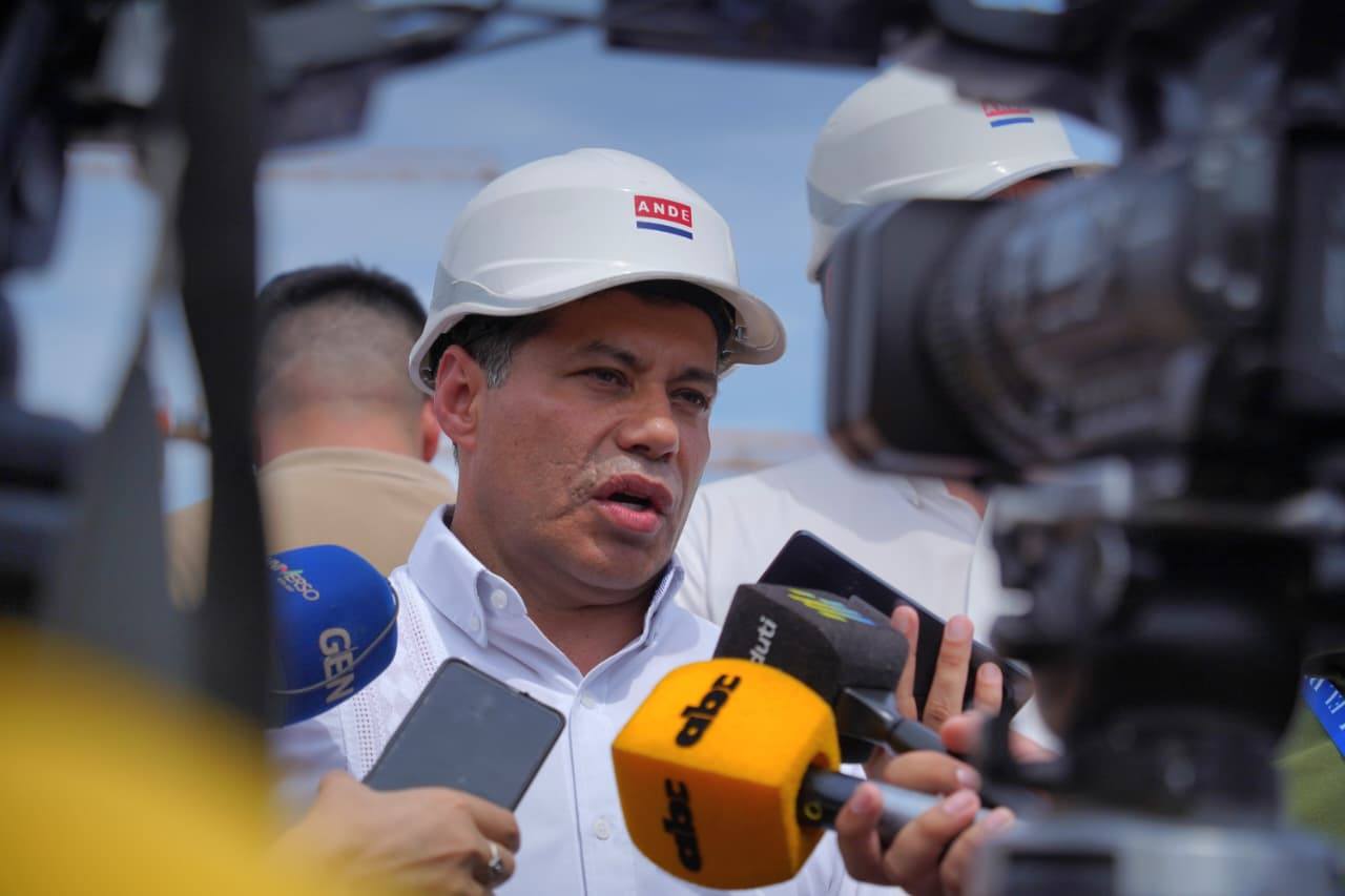 ANDE envía a Contrataciones pliego de bases para la primera gran licitación solar: 140 MW ANDE envía a Contrataciones pliego de bases para la primera gran licitación solar: 140 MW