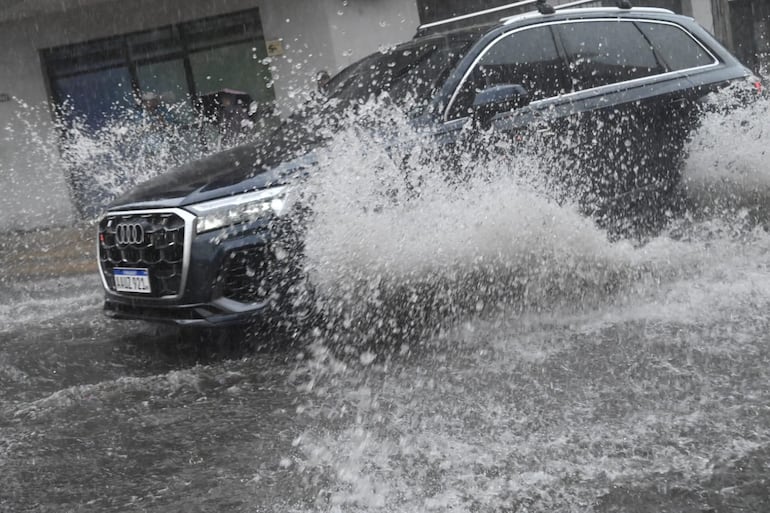 Alerta meteorológica: Tormentas con vientos fuertes afectarían a 10 zonas esta tarde