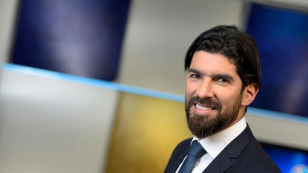 "El Loco" Abreu será comentarista en el Mundial 2026