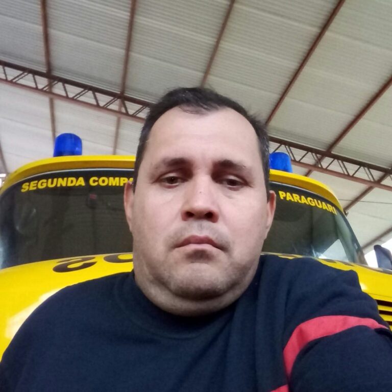 Bombero voluntario fallece en choque frontal sobre el acceso Carapeguá–Acahay Bombero voluntario fallece en choque frontal sobre el acceso Carapeguá–Acahay