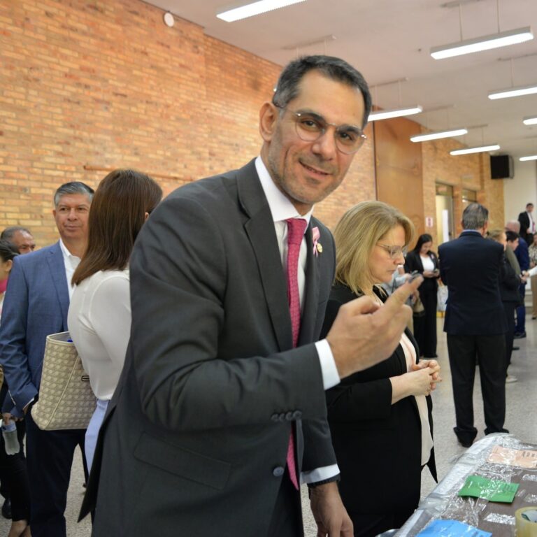 Vallejo denuncia que modus operandi de Jose’i en IPS se repite en Procuraduría con Marco Aurelio