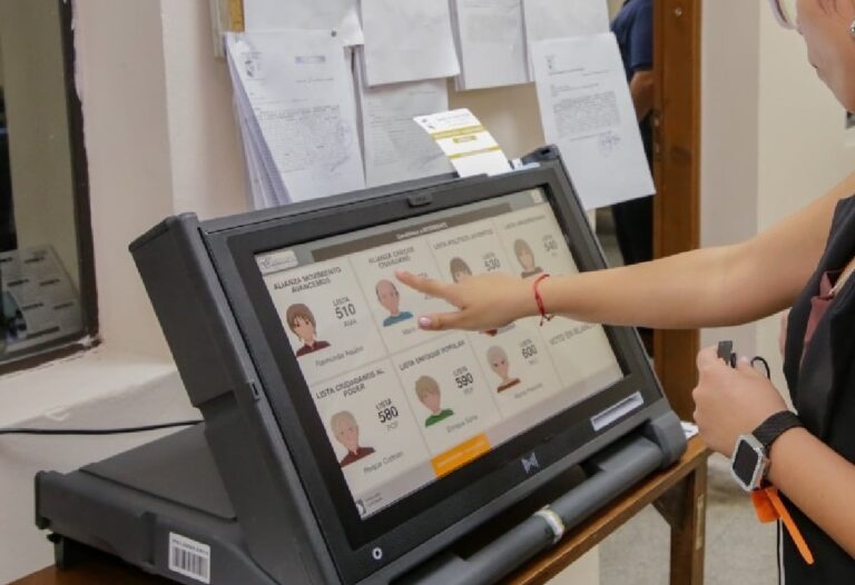 Denuncia sobre máquinas de votación reaviva críticas, pero TSJE habla de caso “ya juzgado” Denuncia sobre máquinas de votación reaviva críticas, pero TSJE habla de caso “ya juzgado”