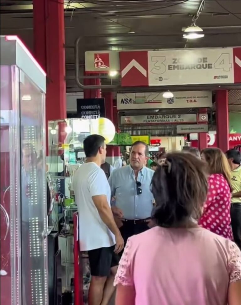 Samaniego dejó la Terminal en ruinas, quiso cederla por 30 años y ahora promete reconstruirla Samaniego dejó la Terminal en ruinas, quiso cederla por 30 años y ahora promete reconstruirla