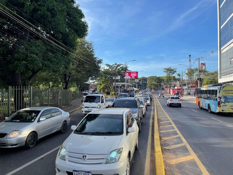 Tránsito en Asunción: El calvario en Mariscal López que desafía a los candidatos a intendente Tránsito en Asunción: El calvario en Mariscal López que desafía a los candidatos a intendente