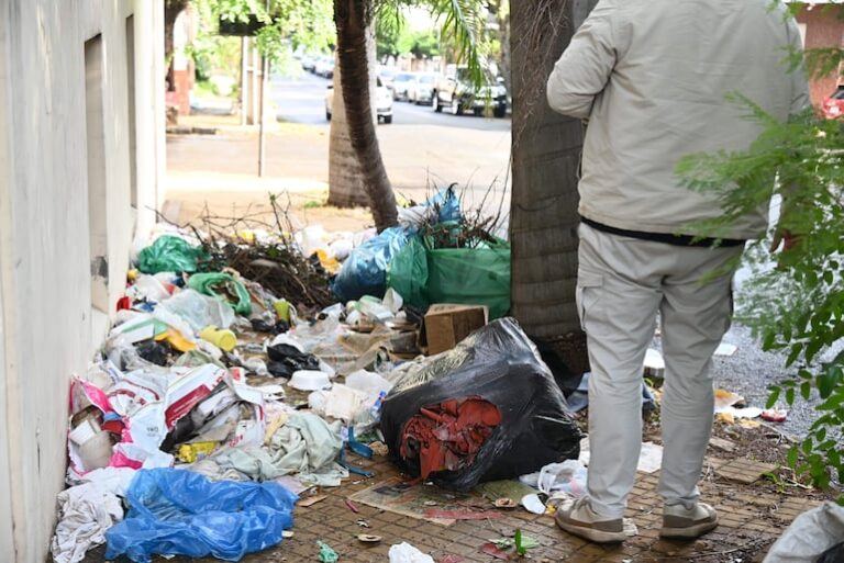 Basura coloniza Asunción: Luis Bello cumple nueve meses sin frenar la crisis