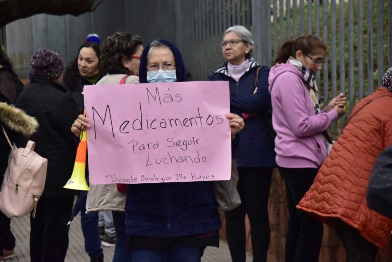 Paraguay invierte menos de la mitad de lo recomendado por la OMS en salud pública, admiten