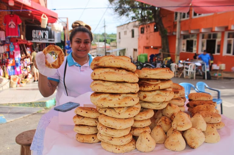 Tradición y sabor: chiperos de Caacupé apuestan a una Semana Santa con buenas ventas