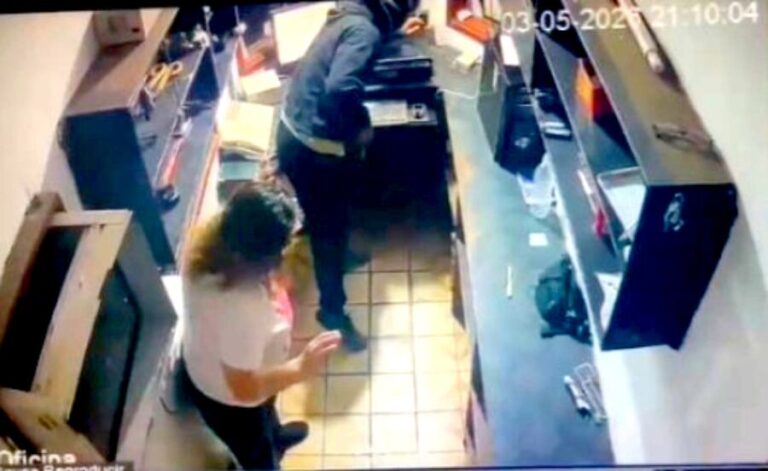 Así fue el asalto en un motel de Ciudad del Este: motochorros se llevaron dinero y celulares Así fue el asalto en un motel de Ciudad del Este: motochorros se llevaron dinero y celulares