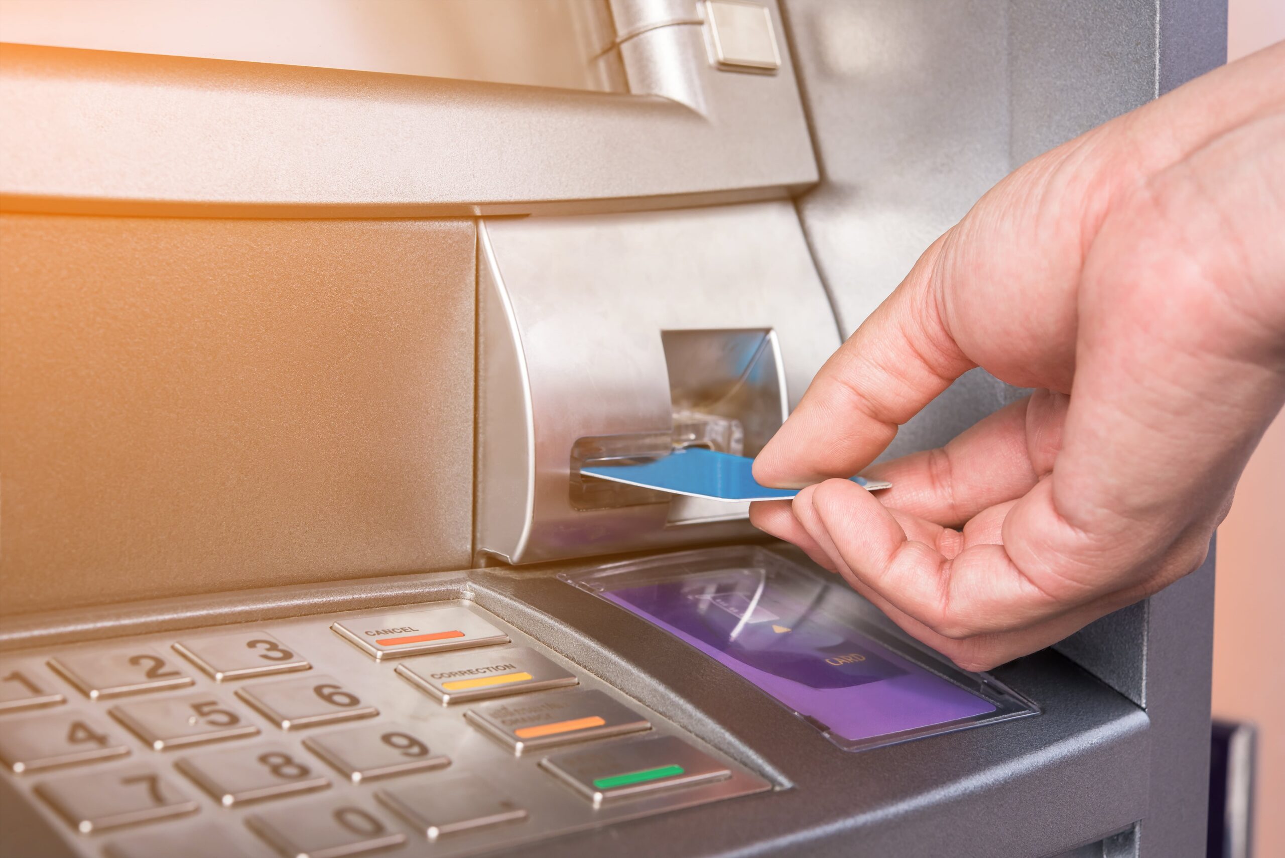 MEF inicia pago de salarios a funcionarios públicos