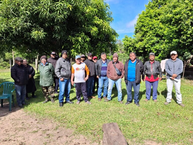 Pescadores de Ayolas anuncian protesta indefinida frente a Yacyretá por falta de apoyo Pescadores de Ayolas anuncian protesta indefinida frente a Yacyretá por falta de apoyo