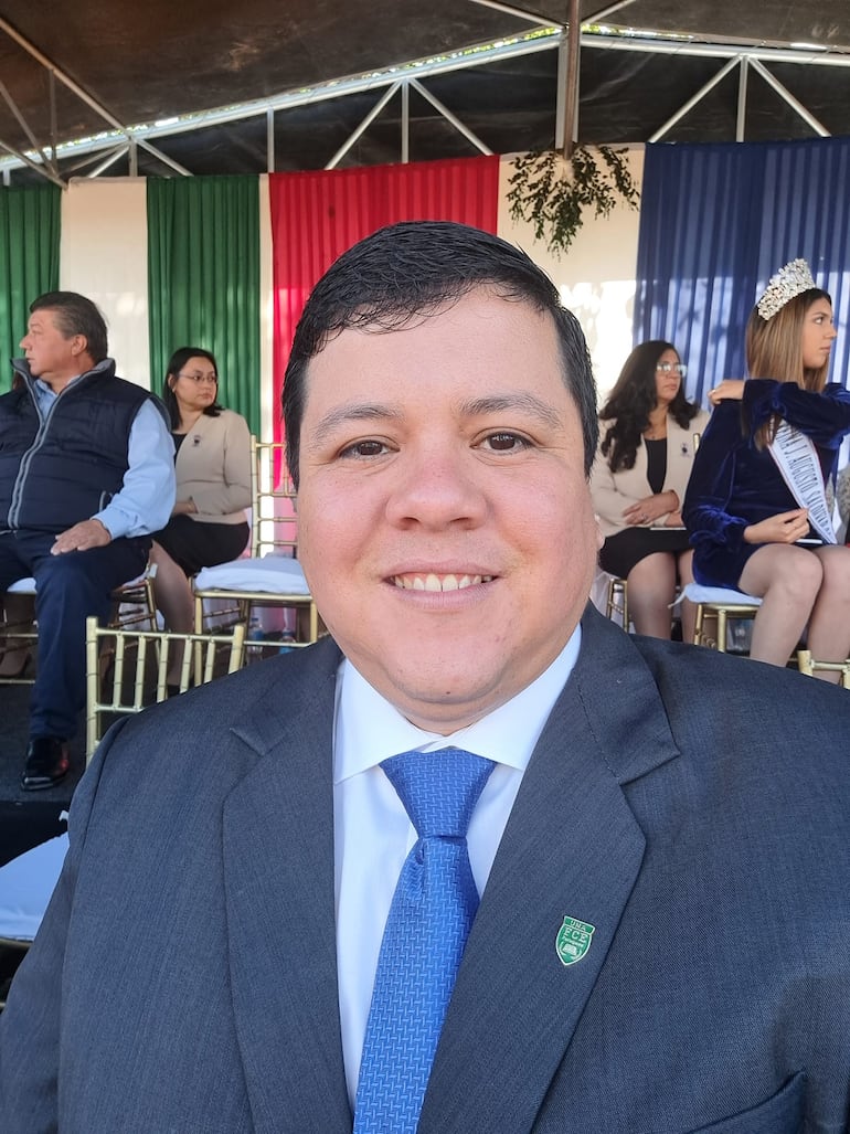 Diputados: Piden informes al contralor por autorizar royalties a cuestionado intendente liberal Diputados: Piden informes al contralor por autorizar royalties a cuestionado intendente liberal