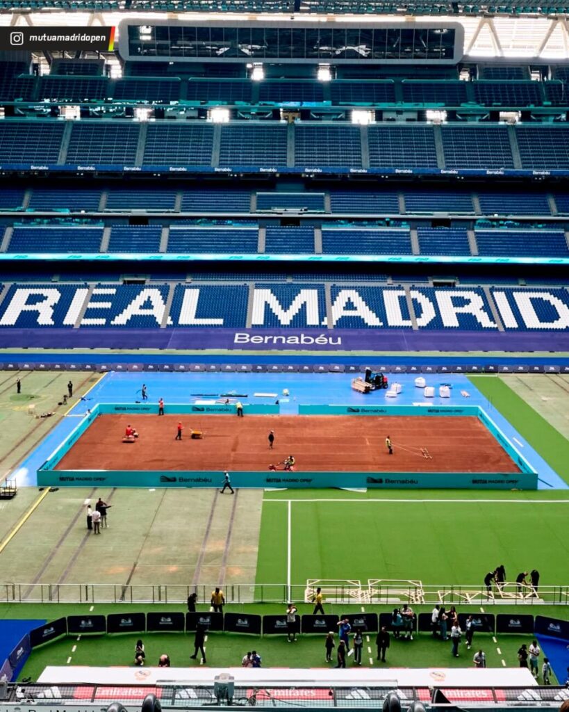 El Santiago Bernabéu se convierte en pista de tenis por el torneo de Madrid