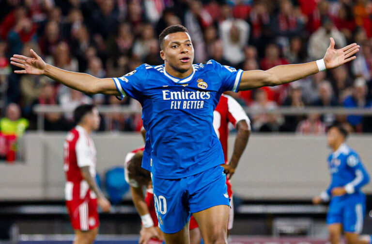 Real Madrid confirma que Mbappé sufre un esguince de rodilla Real Madrid confirma que Mbappé sufre un esguince de rodilla