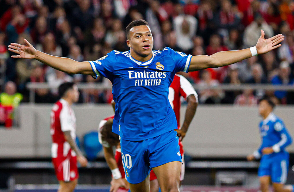 Real Madrid confirma que Mbappé sufre un esguince de rodilla